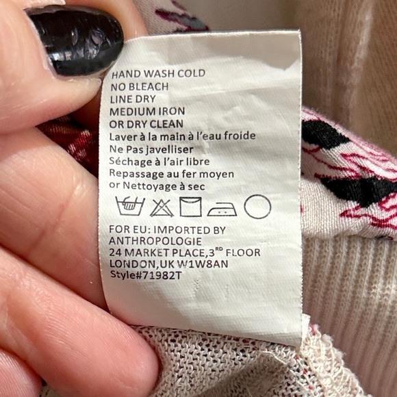 Anthropologie Woman’s Tiny Paisley Cropped Red and Cream Patterned Sweater in S - Picture 5 of 9